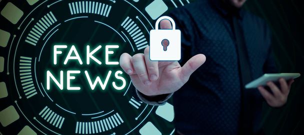 Fake News, Geschäftsidee, Menschen Informationen zu geben, die in den Medien nicht wahr sind - Foto, Bild