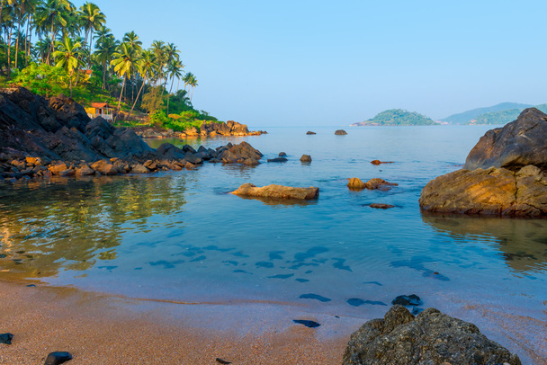 um lugar para descanso e relaxamento - uma praia no sul de Goa
 - Foto, Imagem