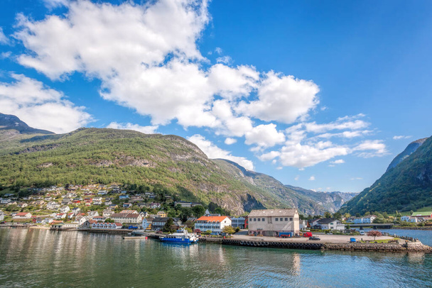 Beau village de pêcheurs Undredal fermer le fjord près de la Flam en Norvège
 - Photo, image