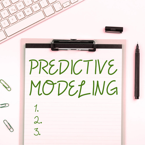 Didascalia di testo che presenta la modellazione predittiva, strategia di manutenzione dell'idea aziendale guidata dall'analisi predittiva - Foto, immagini