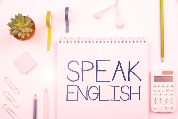 Tekst toont inspiratie Spreek Engels, Business showcase Bestudeer een andere vreemde taal Online mondelinge cursussen - Foto, afbeelding
