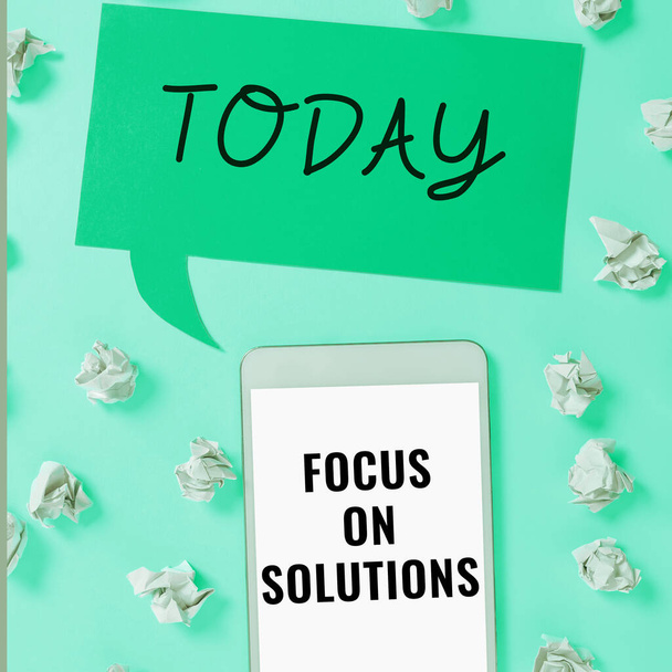 Käsitteellinen näyttö Focus On Solutions, Business lähestymistapa tehokas käytännön tapa saavuttaa positiivinen muutos - Valokuva, kuva