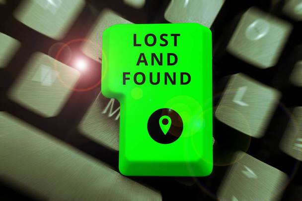 Legenda do texto apresentando Lost And Found, vitrine de negócios Lugar onde você pode encontrar coisas esquecidas Serviço de busca - Foto, Imagem