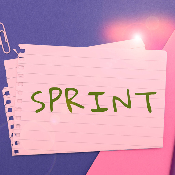 Teksti osoittaa inspiraatiota Sprint, Liikeidea liikkua huippunopeudella erityisesti lyhyen matkan. tuotekehitysjakso - Valokuva, kuva