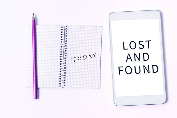 Знак рукописного письма Загублені і знайдені, бізнес-концепція Місце, де ви можете знайти забуті речі Пошук служби
 - Фото, зображення