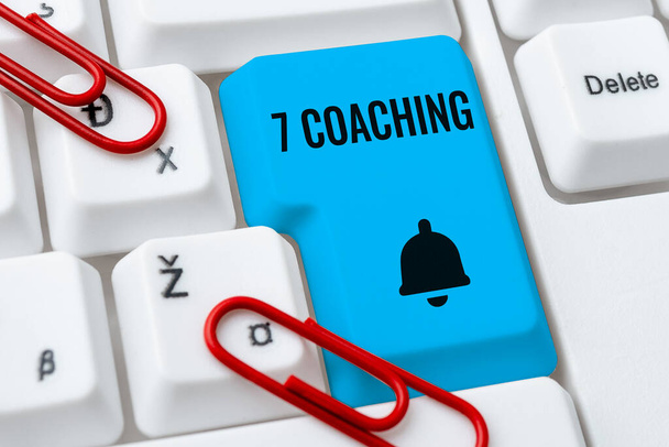 Wyświetlacz koncepcyjny 7 Coaching, Koncepcja znaczenie Odnosi się do wielu liczb dotyczących biznesu, aby odnieść sukces - Zdjęcie, obraz