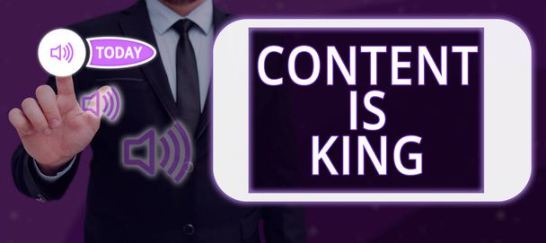 Вдохновение показывая знак Содержание Король, Интернет Концепция Содержание является сердцем современных маркетинговых стратегий - Фото, изображение