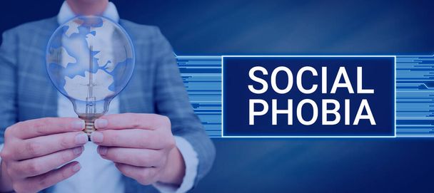 Käsitteellinen näyttö Sosiaalinen fobia, Internet-käsite ylivoimainen pelko sosiaalisista tilanteista, jotka ovat huolestuttavia - Valokuva, kuva