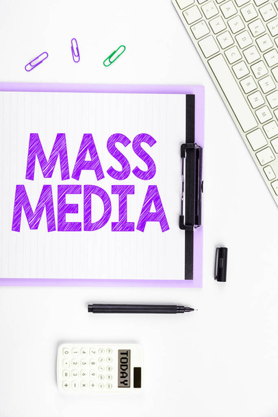 手書きサイン｜Mass Media, Business Concept何が起こっているのかをニュースにするグループ - 写真・画像