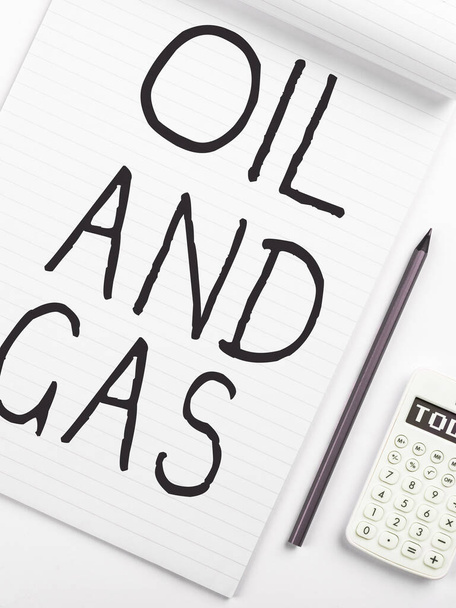 Pisanie wyświetlające tekst Oil and Gas, Business approach Exploration Extraction Refining Marketing petroleum products - Zdjęcie, obraz