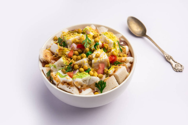 Idli Chaat is a tasty Indian recipe made using leftover idlis - Foto, imagen