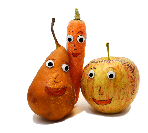 PERLA y zanahoria y manzana con ojos
 - Foto, Imagen