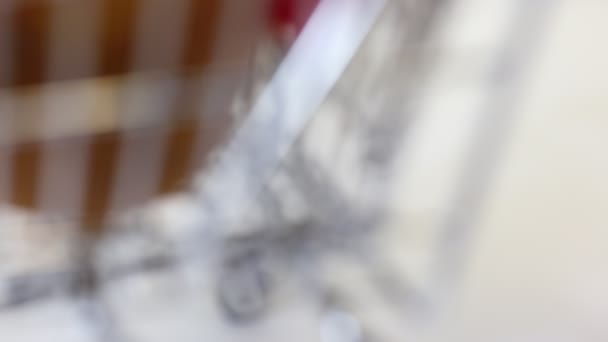 Turuncu havuç iter bir armut ile alışveriş sepeti - Video, Çekim