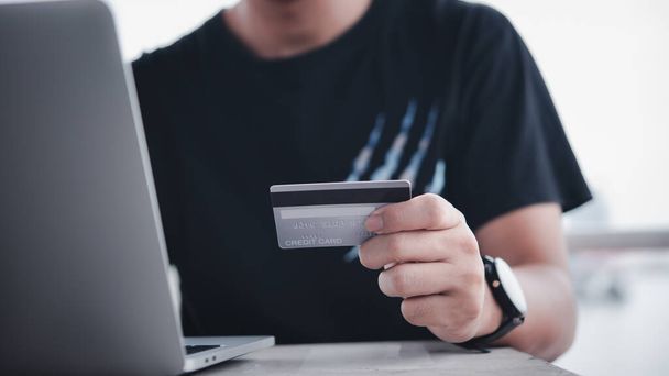 online nakupování, elektronický obchod, internetové bankovnictví a platby za finanční transakce prostřednictvím koncepce aplikace e-bank. - Fotografie, Obrázek