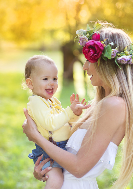 Woman spending time with her child - Photo, Image
