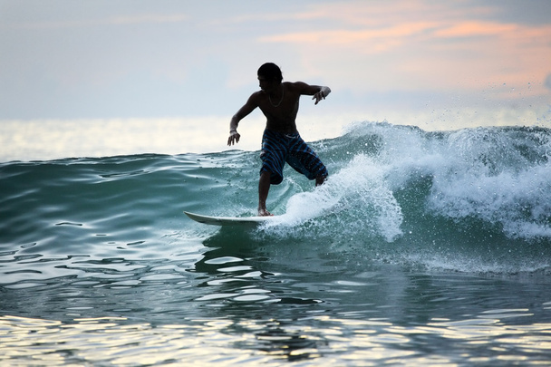 Surfer in ocean - Foto, imagen