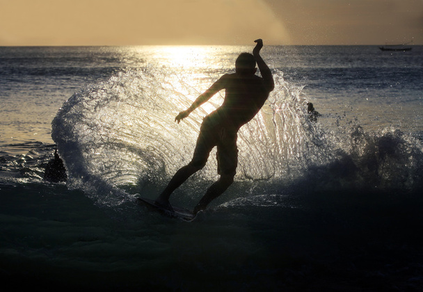 Surfer na zachód słońca - Zdjęcie, obraz