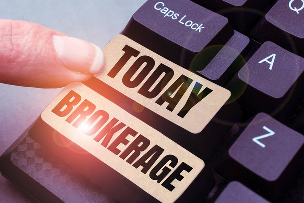 Κείμενο σημάδι που δείχνει Brokerage, Επιχειρηματική ιδέα χρησιμεύει ως έμπιστος πράκτορας ή διαμεσολαβητής σε εμπορικές διαπραγματεύσεις - Φωτογραφία, εικόνα