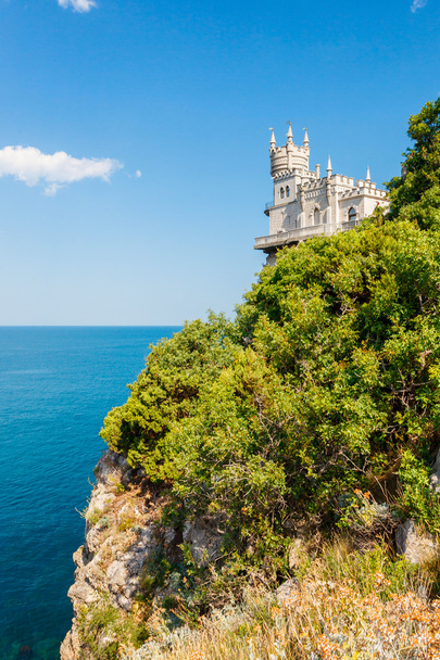 A jól ismert vár fecske fészek közelében Yalta - Fotó, kép