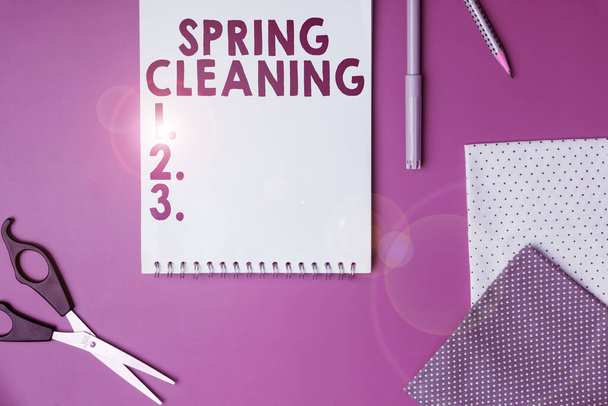 春の清掃を紹介するテキストキャプション、春の徹底的な清掃家の事業概要 - 写真・画像