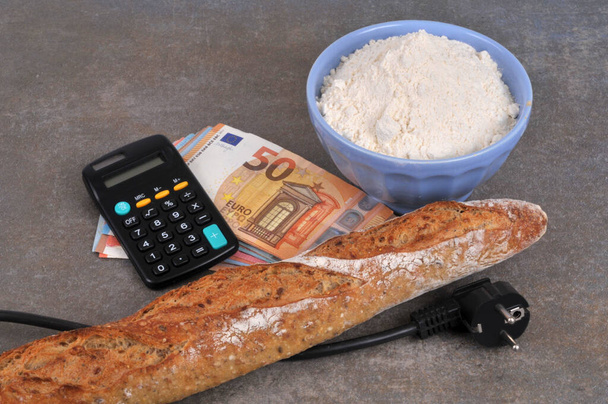 Käsitys leipomoiden kriisistä raaka-aineiden ja sähkön lisääntyessä  - Valokuva, kuva