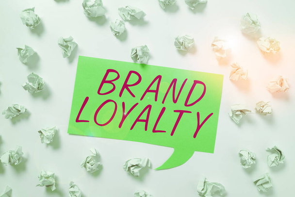 Firma a mano Brand Loyalty, Internet Concept Ripeti l'acquisto Ambasciatore Patronato Fiducioso - Foto, immagini