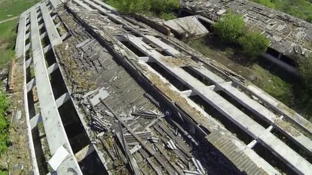 Járat során elpusztult vidéki istálló. Légifelvételek - Felvétel, videó