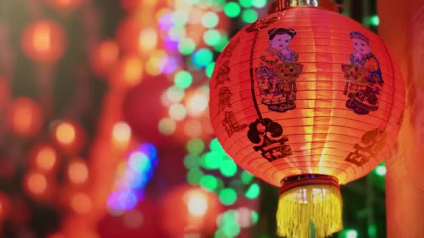 Китайский фонарь нового года в Чайнатауне. Китайский алфавит Wanshi ruyi на Фонарь означает Может все пойдет хорошо с вами - Кадры, видео