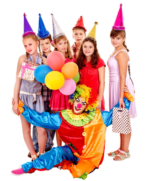 Groupe de fête d'anniversaire de l'adolescence avec clown
 - Photo, image