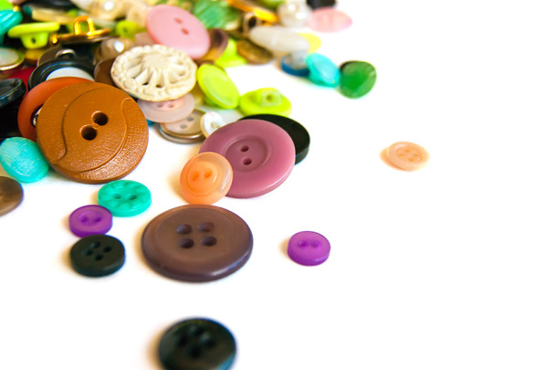 коллекция красочных различных кнопок для шитья. изолированные на белом фоне
 - Фото, изображение