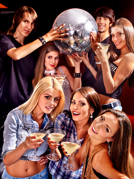 Holky drží disco koule - Fotografie, Obrázek