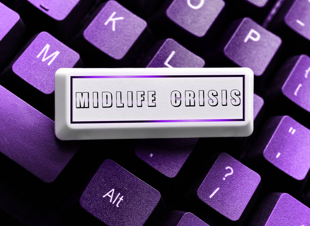 Konzeptionelle Darstellung Midlife Crisis, Word for Software Entwicklungstechnologie Zerlegen einer Anwendung - Foto, Bild