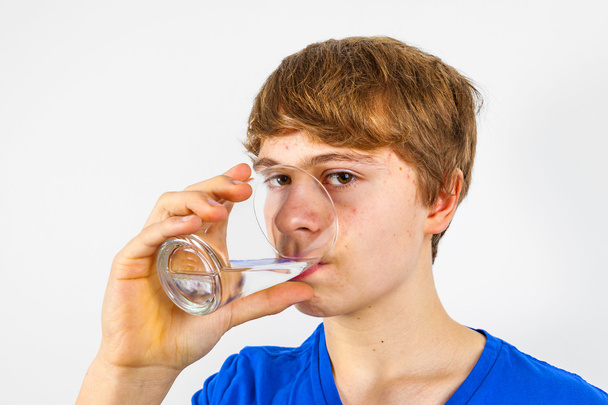 Chlapec pitná voda  - Fotografie, Obrázek