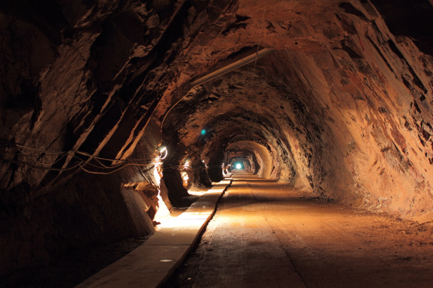 starych kopalni tunelu - Zdjęcie, obraz