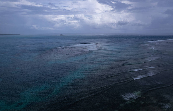 Пляж на острове Сиаргао, Филиппины, фото с дрона - Фото, изображение