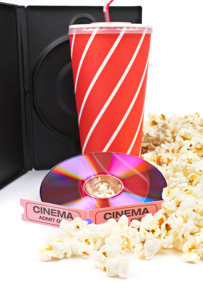 DVD, pipoca, refrigerante e bilhetes de cinema
 - Foto, Imagem