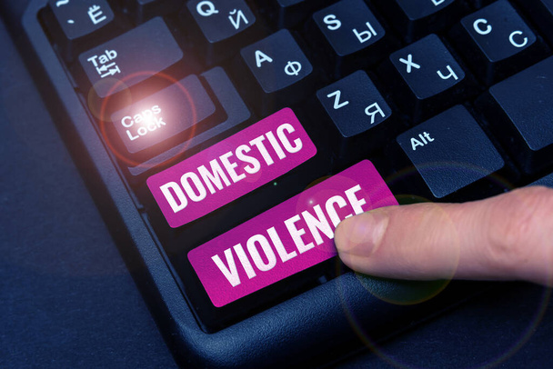 Didascalia di testo che presenta Violenza domestica, Concetto di Internet Comportamento violento o abusivo diretto da una famiglia o da un membro della famiglia - Foto, immagini