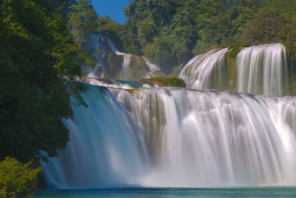 Ban Gioc waterfall on the border of Vietnam and China - Fotografie, Obrázek