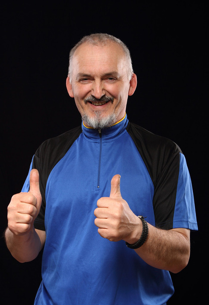 Мужчина с улыбкой в спорте 40 - 50 лет
  - Фото, изображение