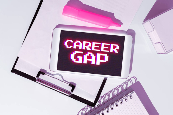 Hand writing sign Career Gap, Business overview A scene where in you stop working by your profession for a while - Zdjęcie, obraz