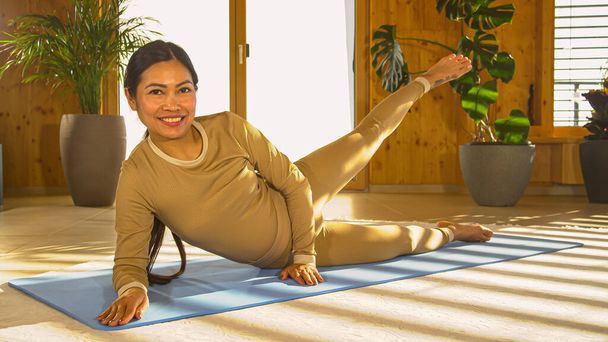 Woman Doing Double Leg Raise Exercise In 2 Step Stock Illustration