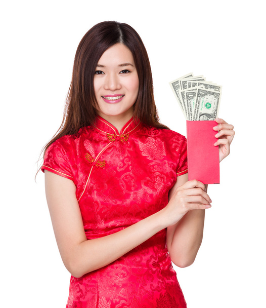 Азиатка в красном платье
 - Фото, изображение
