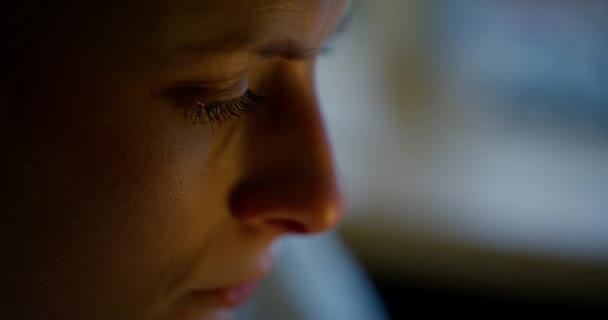 Focused Woman Concentrated Browsing Internet - Felvétel, videó