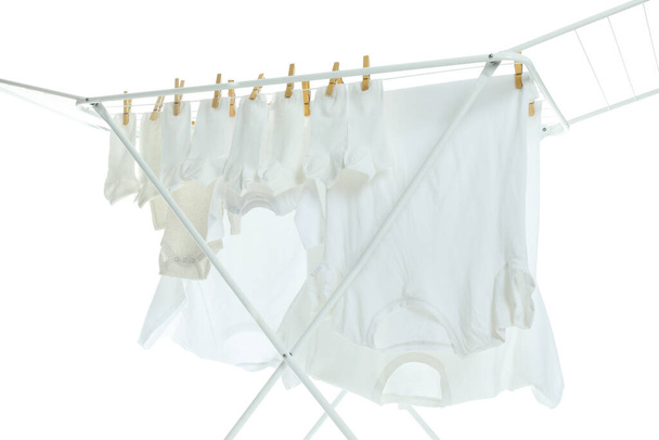 Cremalheira de secagem com roupas, isolada em fundo branco - Foto, Imagem
