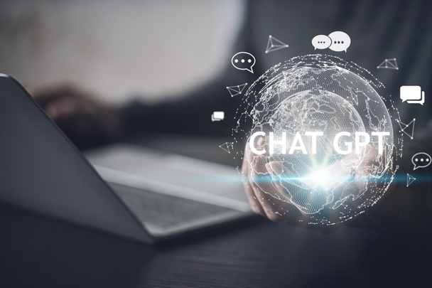 System Tekoäly chatbot, Liikemies käyttäen Laptop tai älypuhelin ChatGPT Chat Bot AI, Teknologia älykäs robotti Ai Chat GPT sovellus ohjelmisto, robotti sovellus Chat GPT - Valokuva, kuva
