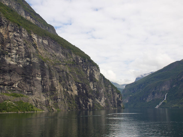 Ship cruise in the norwegian fjords - Foto, afbeelding