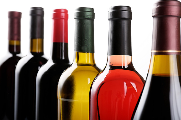 Wine bottles in row - Φωτογραφία, εικόνα
