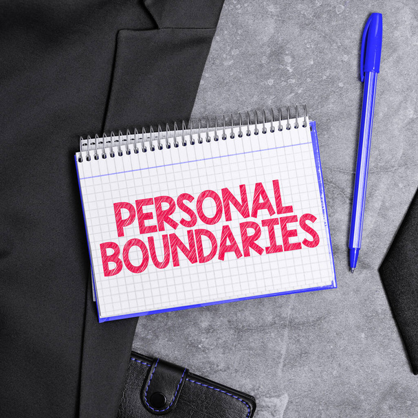Hand writing sign Personal Boundaries, Επιχειρηματική ιδέα κάτι που δείχνει όριο ή έκταση στην αλληλεπίδραση με την προσωπικότητα - Φωτογραφία, εικόνα
