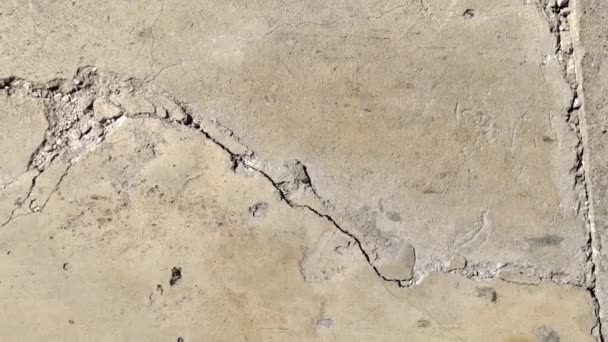 Road surfaces from cracked cement or damaged by earthquakes or prolonged use. - Filmagem, Vídeo