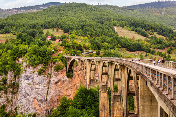 Bridge Dzhurdzhevicha through the canyon of the river Tara in Montenegro. Durmitor National Park. - Fotografie, Obrázek